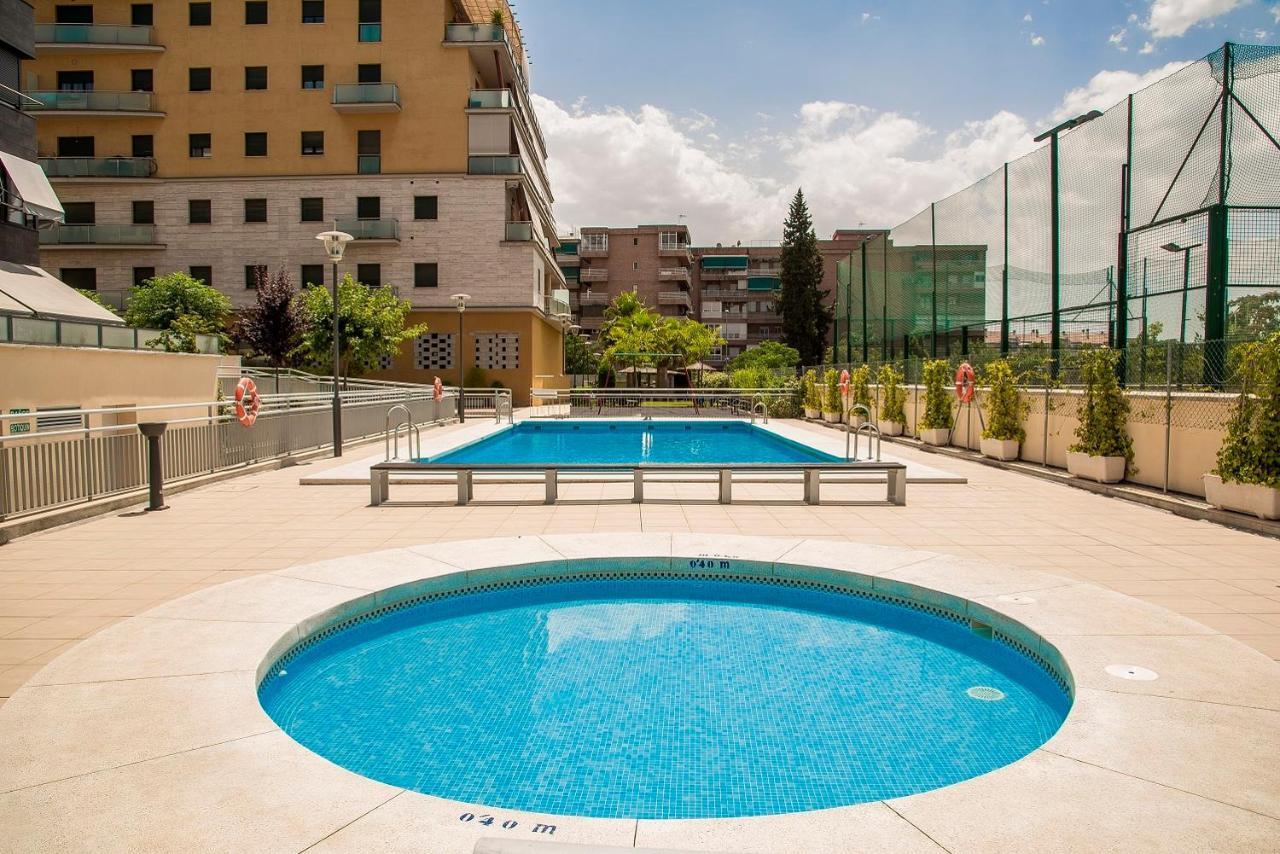 Enjoygranada Lujo Piscina Y Parking Apartment Luaran gambar