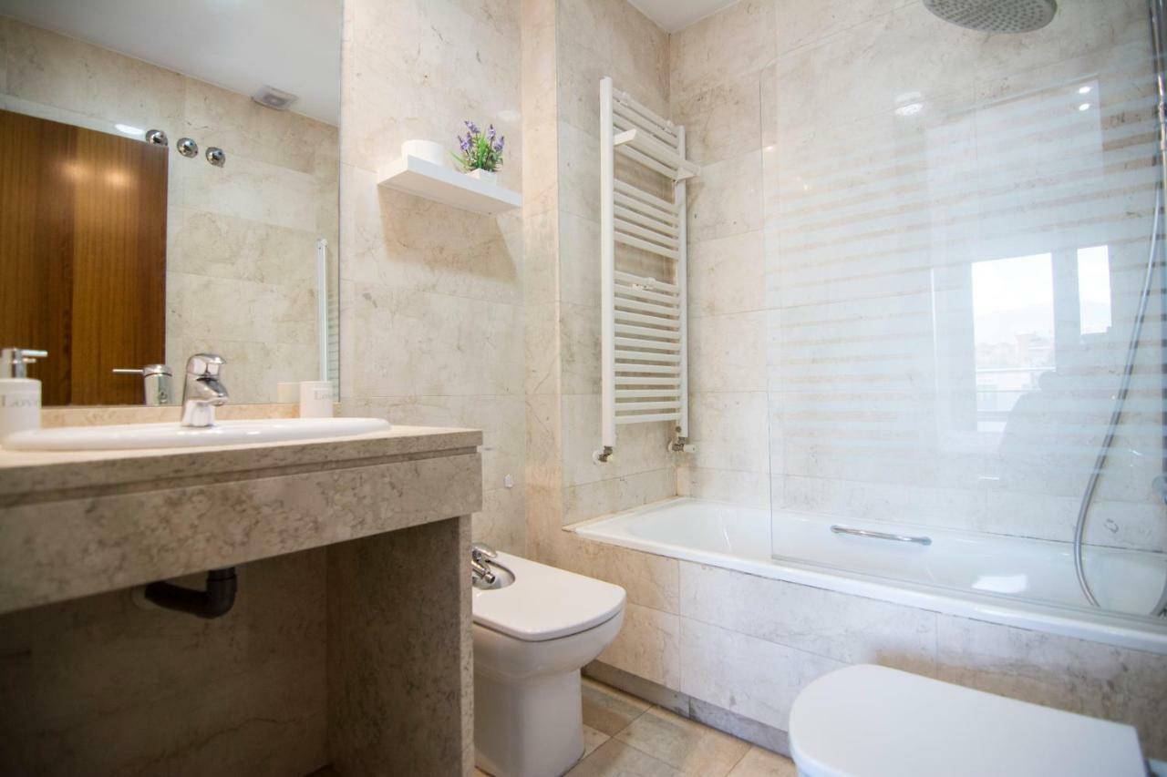 Enjoygranada Lujo Piscina Y Parking Apartment Luaran gambar