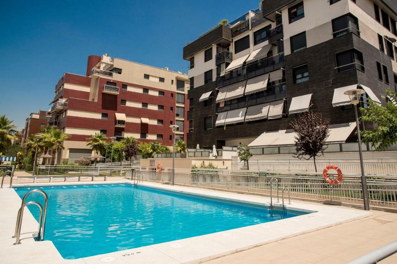 Enjoygranada Lujo Piscina Y Parking Apartment Luaran gambar